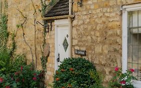 The Farthings Cotswolds Holiday Cottage